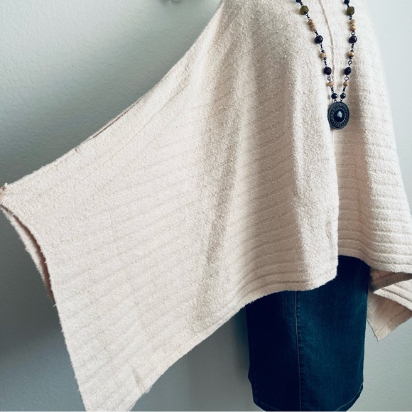 Yummy Sweater Poncho - Picture 5 of 15